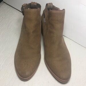 Dolce vida booties heel size 2”